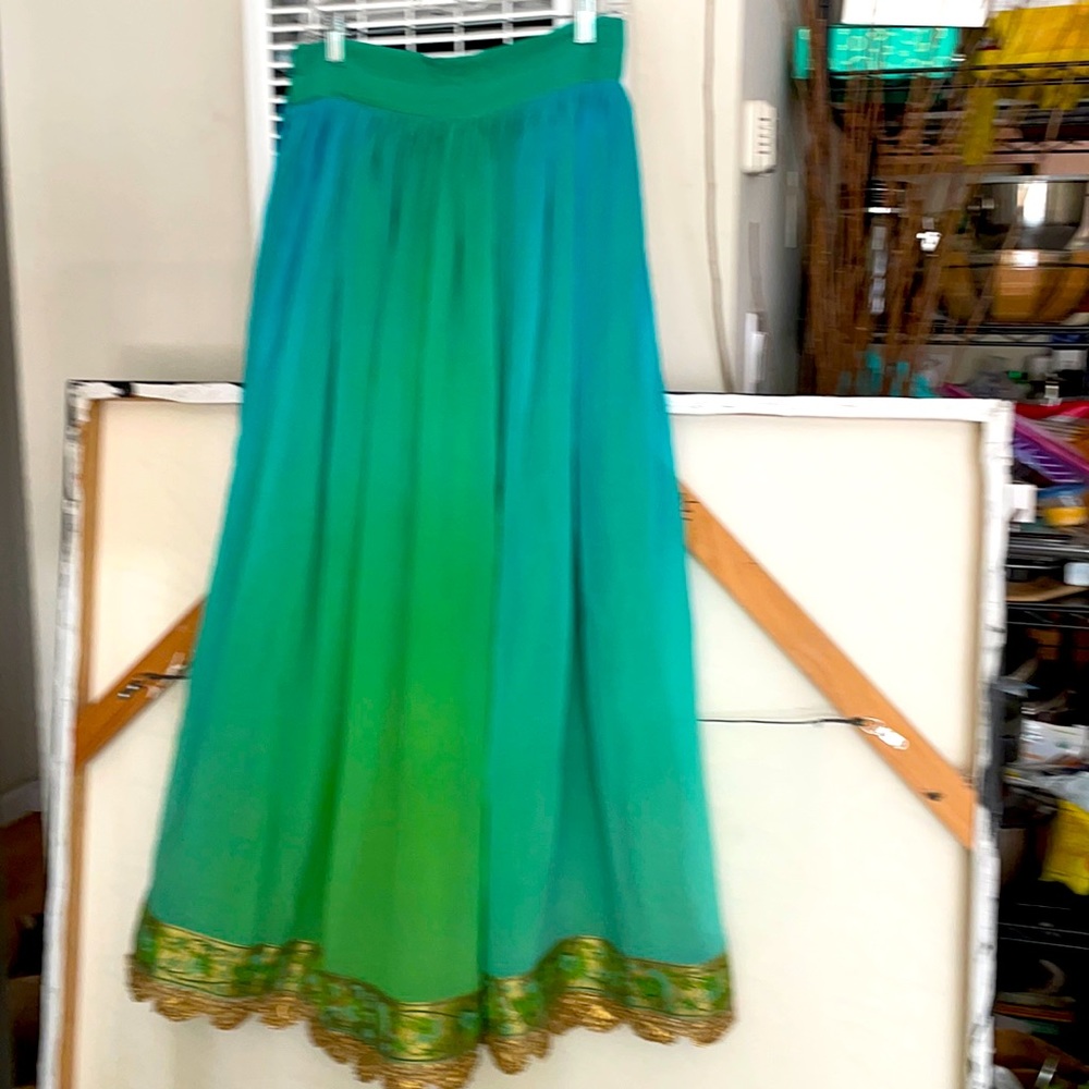 Multi-tone flared skirt!
